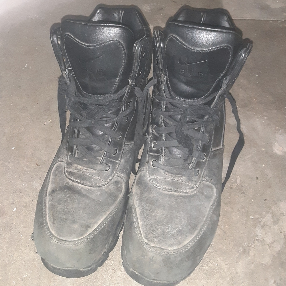 Mens Nike 8.5 Black Steel Toe